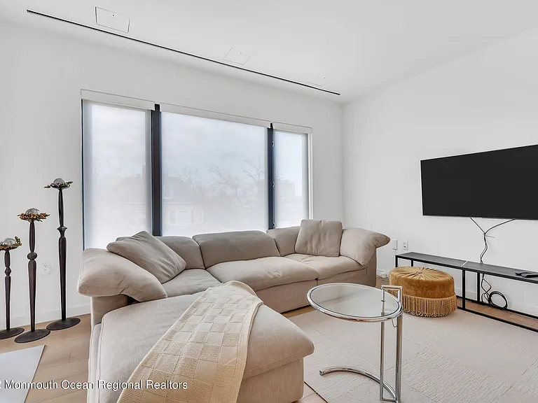 601 Heck St #307 — Photo 6