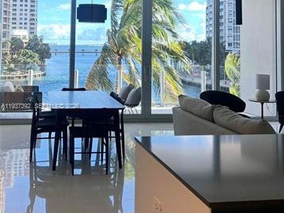 4th image of 300 Biscayne Boulevard Way #302
