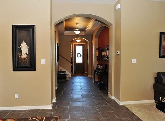 3rd image of 340 Wild Rose Dr