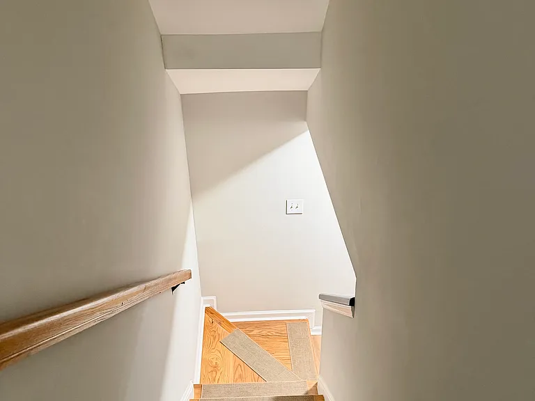 312 W 10th St #312 — Photo 21