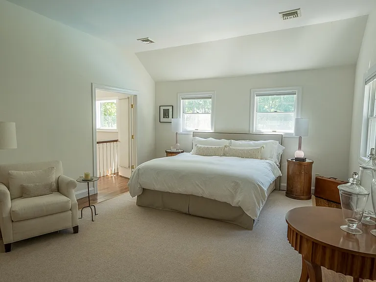 39 Fresh Pond Rd — Photo 11
