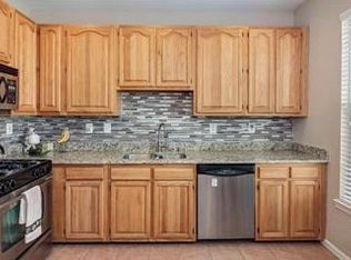 14621 Flower Hill Dr, Centreville, VA 20120