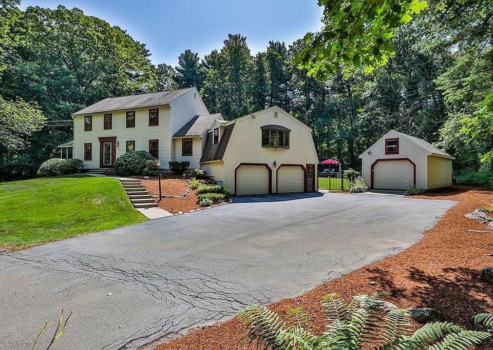 1st image of 74 Woodland Dr