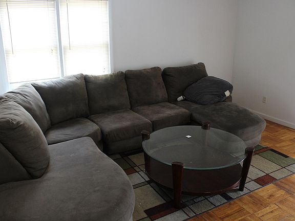 2nd image of 3545 Richmond Ave