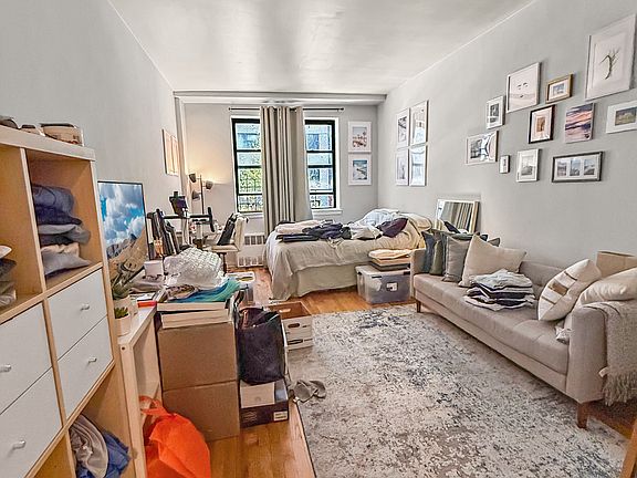 3rd image of 207 E 15th St APT 2E