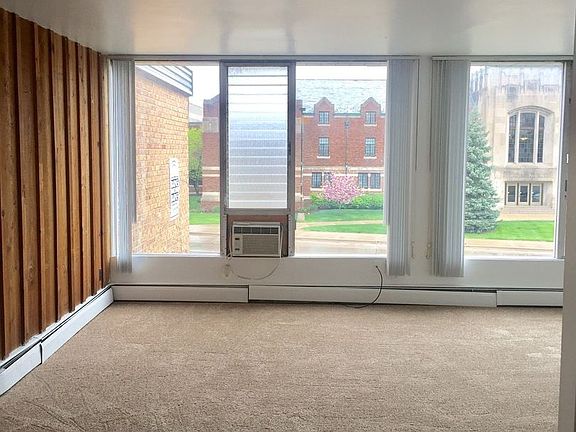 5th image of 913 Washtenaw Ave #38