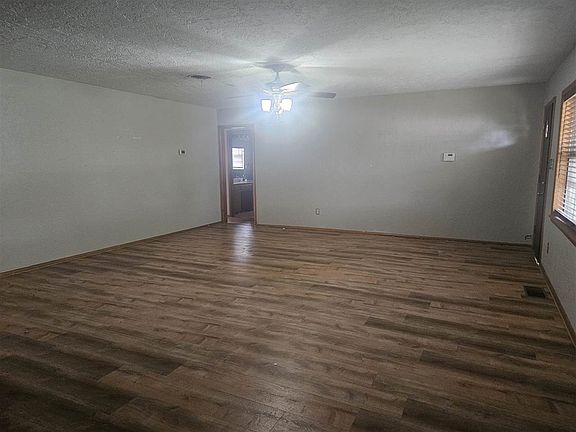 3rd image of 715 NW 36th St
