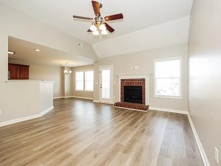 2945 Hearthside Dr — Photo 5