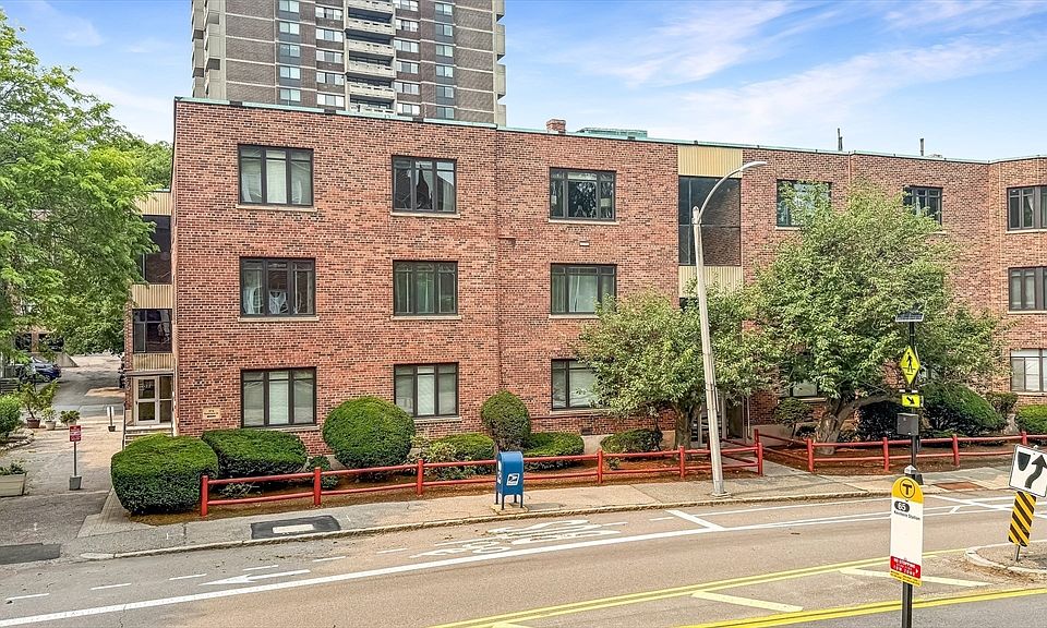 1st image of 573 Washington St APT 29