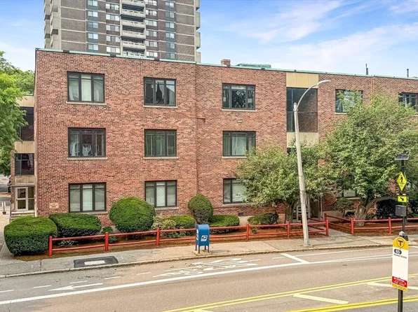 573 Washington St APT 29, Brookline, MA 02446