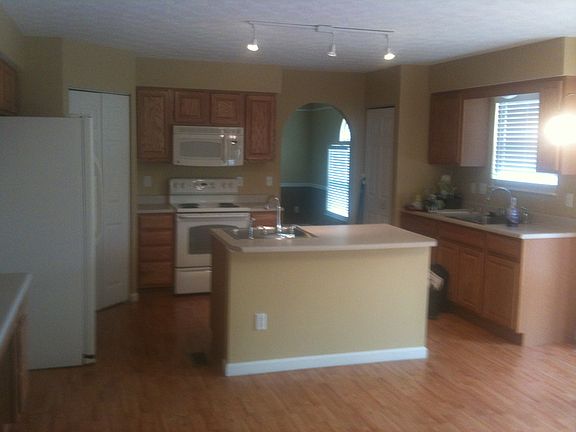 Kitchen with 2 pantry's