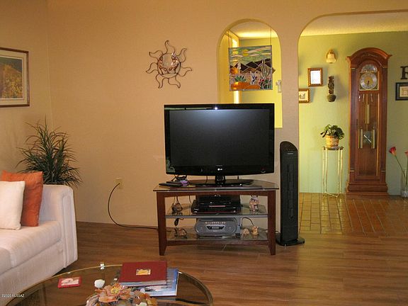 5th image of 1057 N Abrego Dr