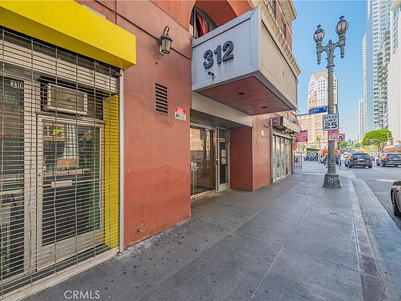 3rd image of 312 W 5th St APT 304