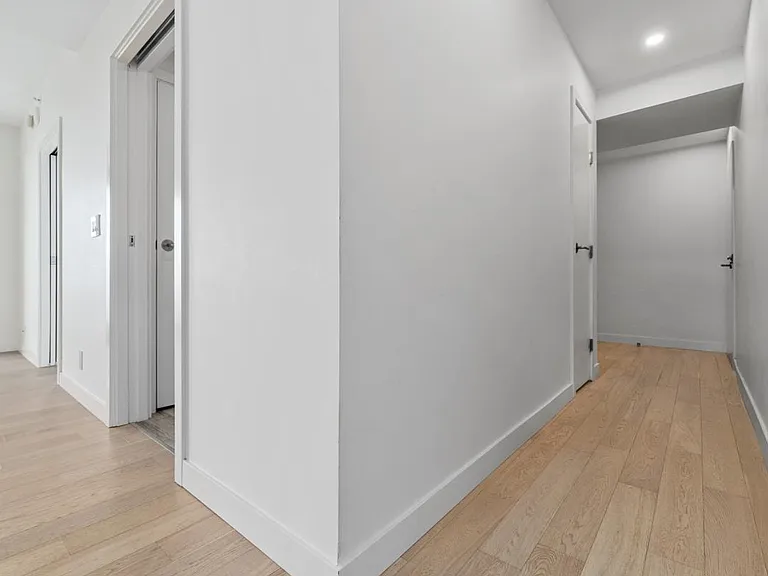 1480 Howe St #3105 — Photo 24