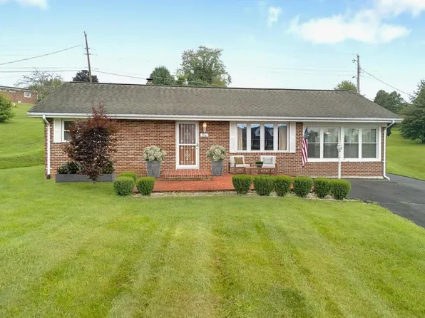 116 S Monte Vista Dr, Glade Spring, VA 24340