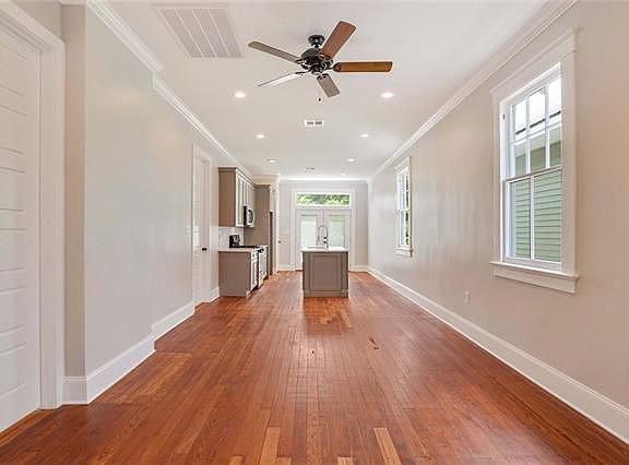 4th image of 1018 Elmira Ave