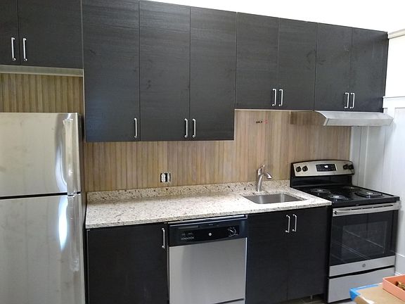 3rd image of 128 N Oak Park Ave #402