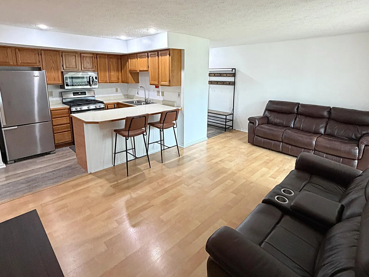 2 bed, 1.0 bath, 840 sqft, $1,600 — Photo 4