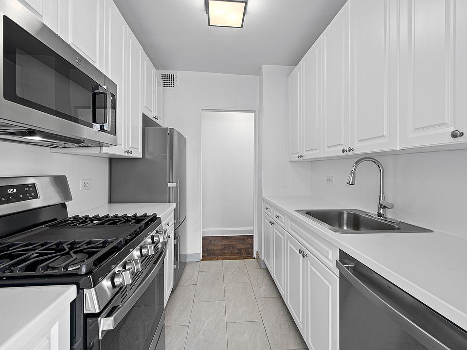 1st image of 215 E 68th St APT 11U