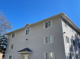 500 S Linn St #11, Iowa City, IA 52240