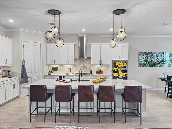 5th image of 14889 Blue Bay CIR