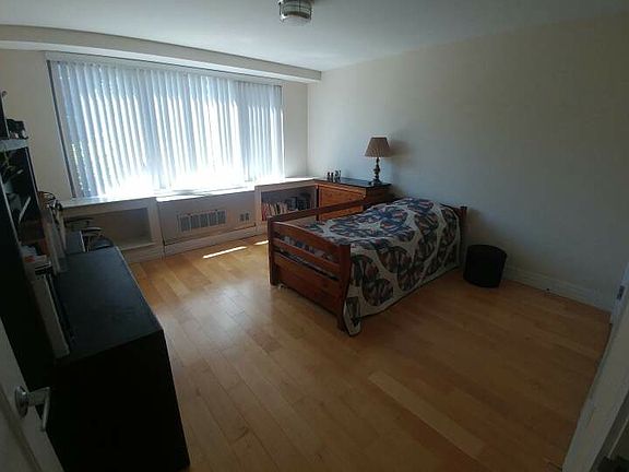 4th image of 6405 Yellowstone Blvd #305