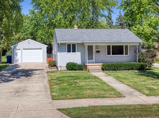 820 Harding St, Menasha, WI 54952