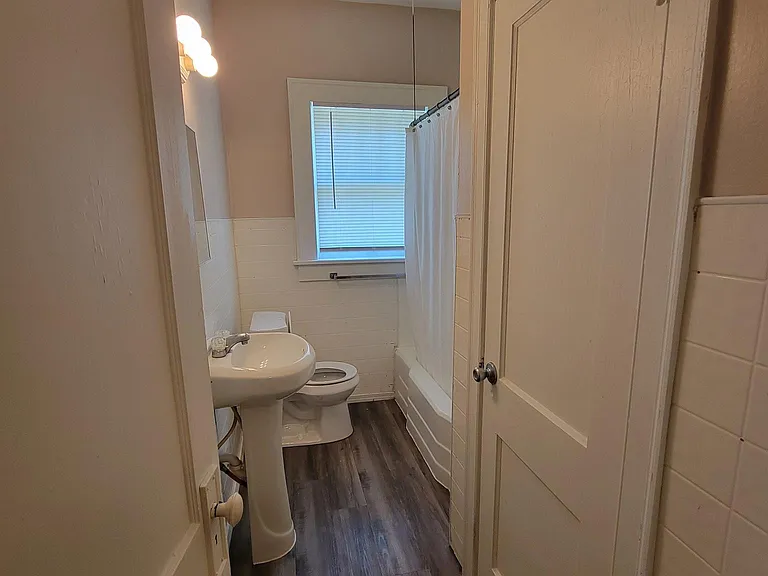 424 S Millwood St — Photo 8
