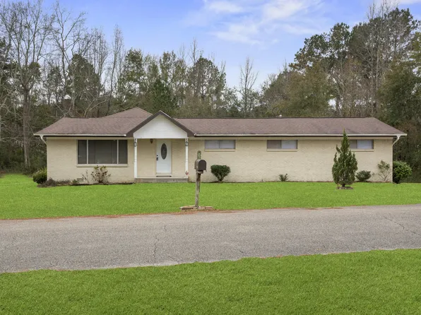 27 Walnut Dr, Petal, MS 39465