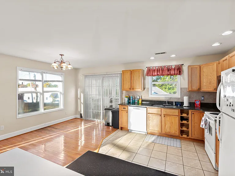621 Wolfe St #A — Photo 7