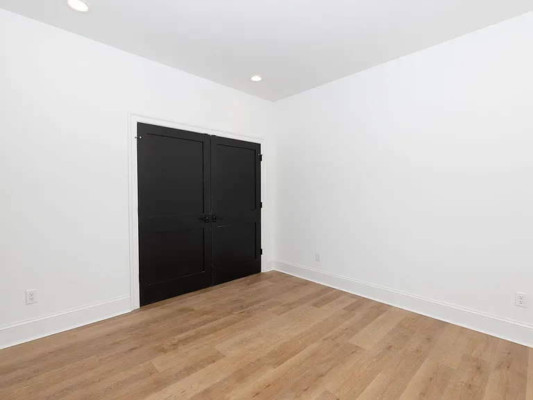 3200 Holly Rd — Photo 20
