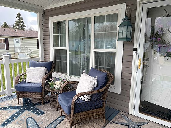 3rd image of 369 Red Pine Dr