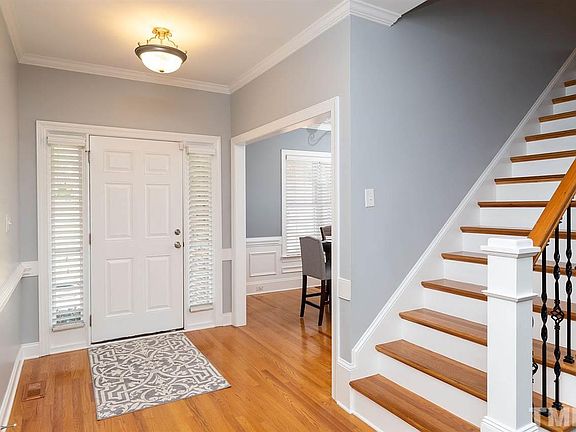 2nd image of 408 Broadmoor Way