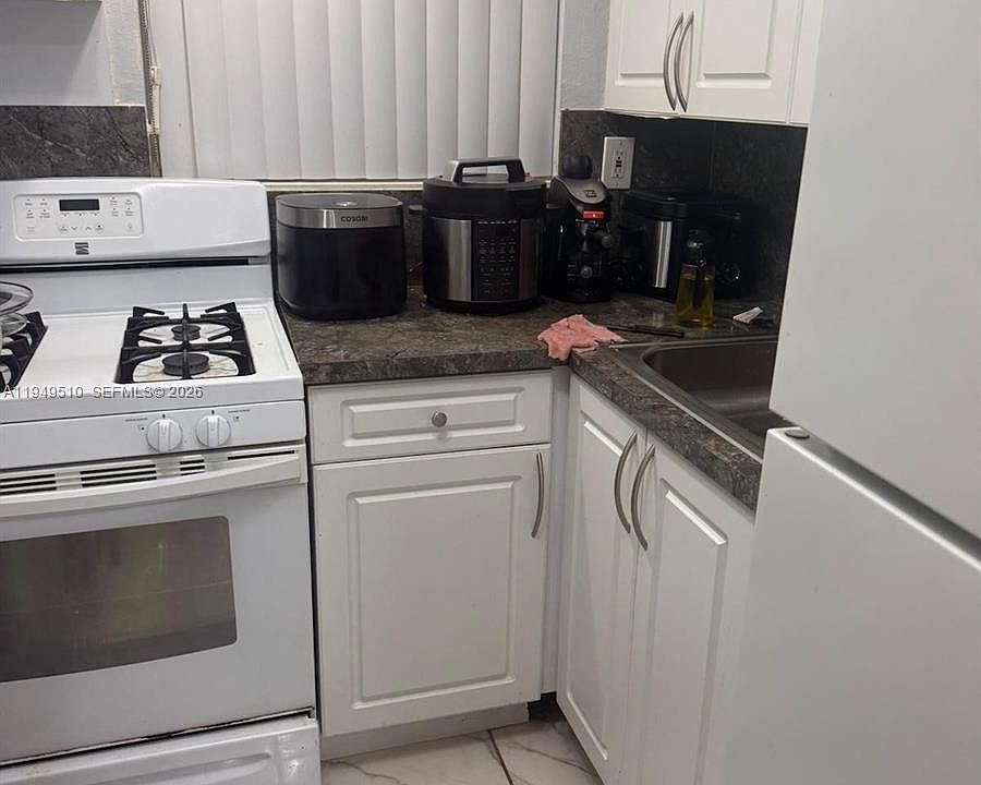 1st image of 350 E 21st St APT 108