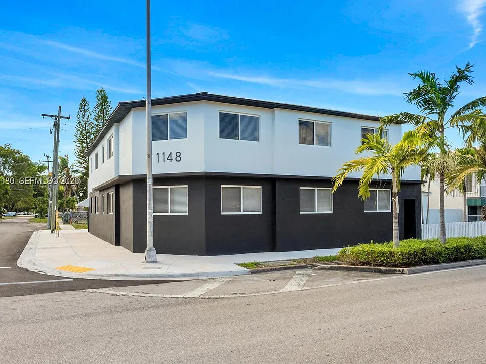 1148 SW 27th Ave #4