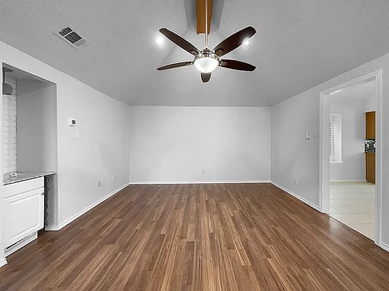 1st image of 500 Helen St