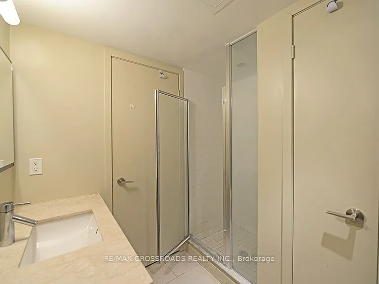 126 Simcoe St #706 — Photo 11
