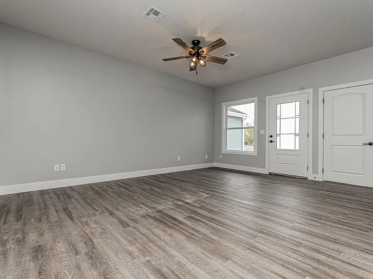 1705 Kenneth Dr — Photo 25