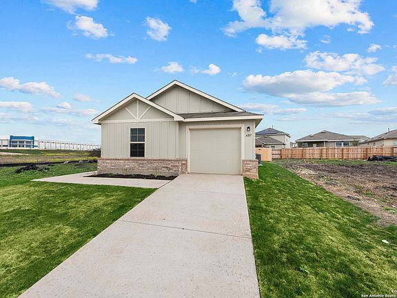 4th image of 6107 Quiet Oak Place