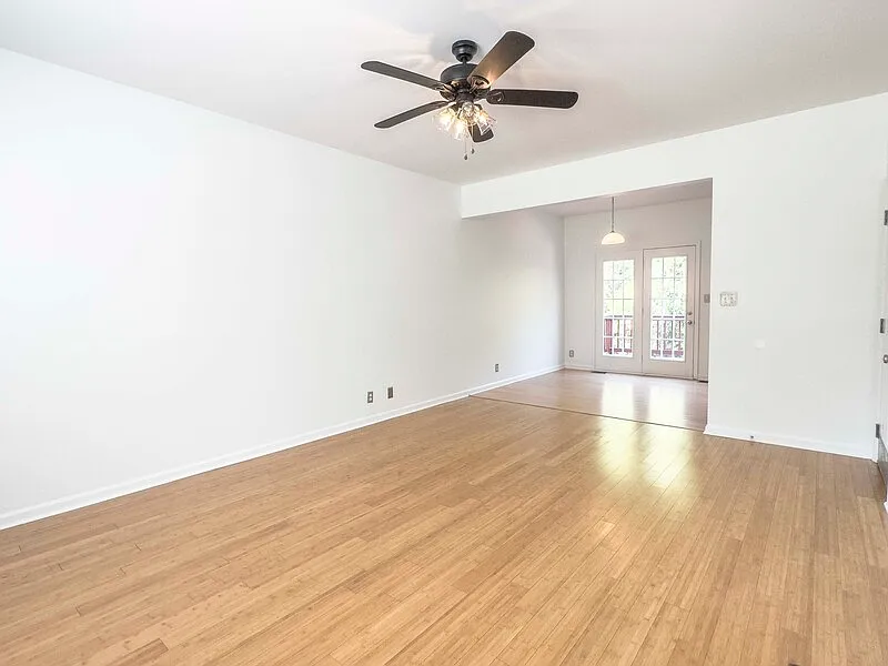 2 bed, 2.0 bath, 1247 sqft, $1,330 — Photo 3