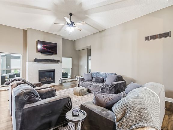 3rd image of 10035 New California Dr