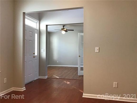 3rd image of 17119 Cambridge Woods Ct