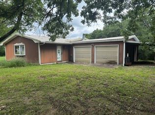 165 Lakeview Dr, Toronto, KS 66777