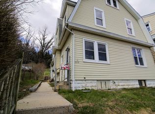 1009 Jeter Ave, Fountain Hill, PA 18015