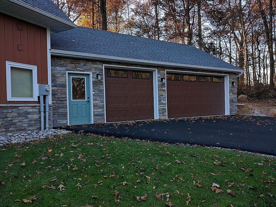 2nd image of 1583 Turnpike Rd