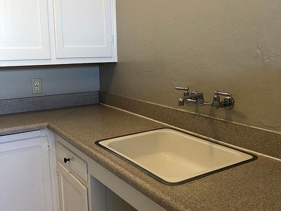 3rd image of 62 Oakes Blvd #4