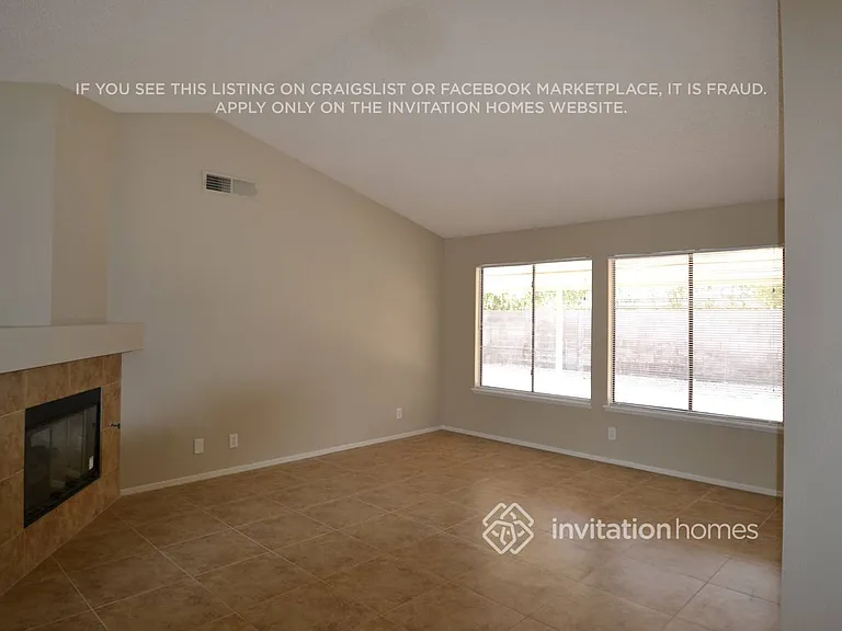 90 Megan Dr — Photo 2