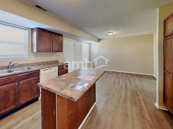 4th image of 7352 Woodside Dr