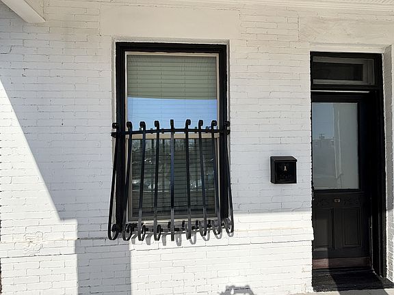 4th image of 1509 E Yandell Dr Unit A