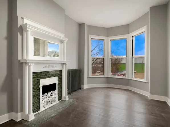 324 Lake St #2F, Oak Park, IL 60302